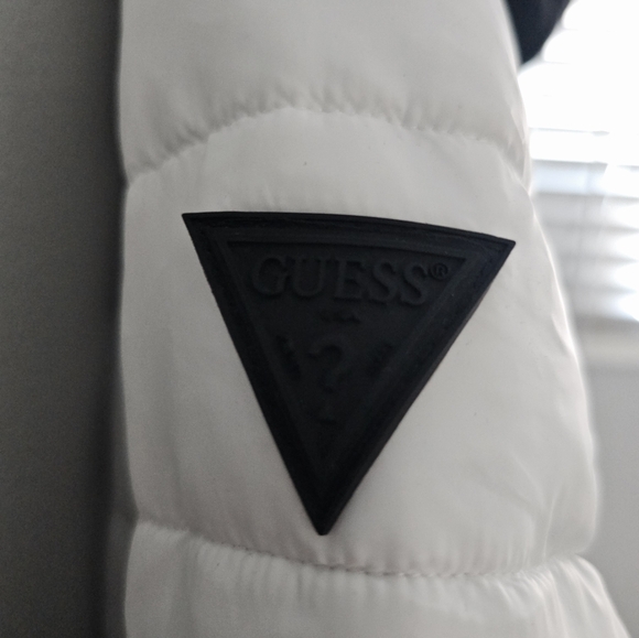 Men's GUESS White Puffer Quilted Jacket Hooded Red Trim XL - Picture 10 of 12